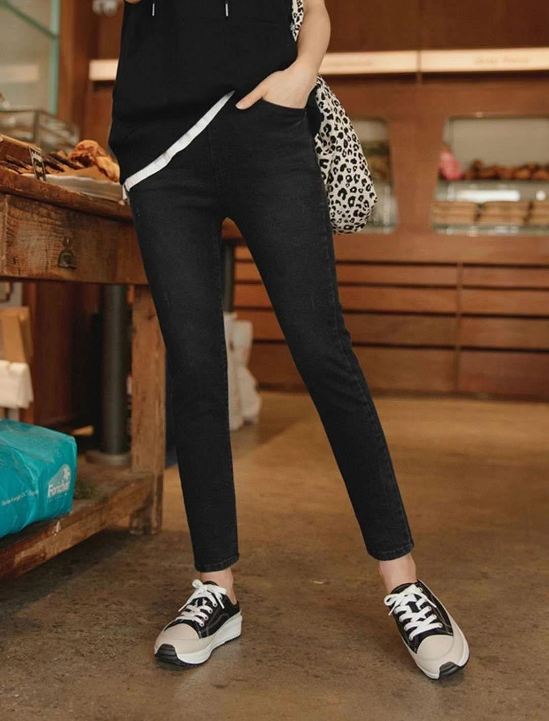 🎀 𝓢𝓲𝓷𝓬𝓮𝓻𝓮 𝓚𝓸𝓻𝓮𝓪𝓷 𝓽𝓻𝓲𝓹 𝓐𝓹𝓻𝓲𝓵 𝟑~𝟖💓

Skinny denim 🥰